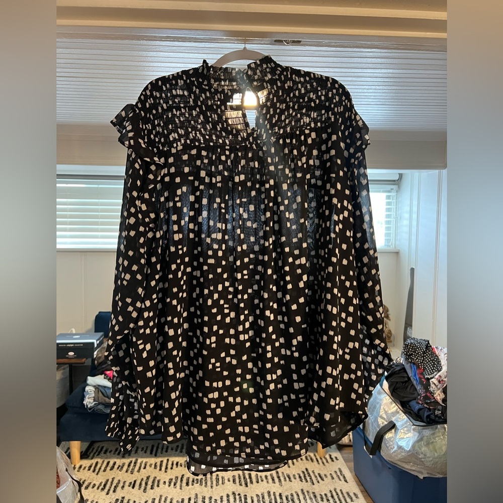 Torrid size 4 Black and White Geometric Blouse